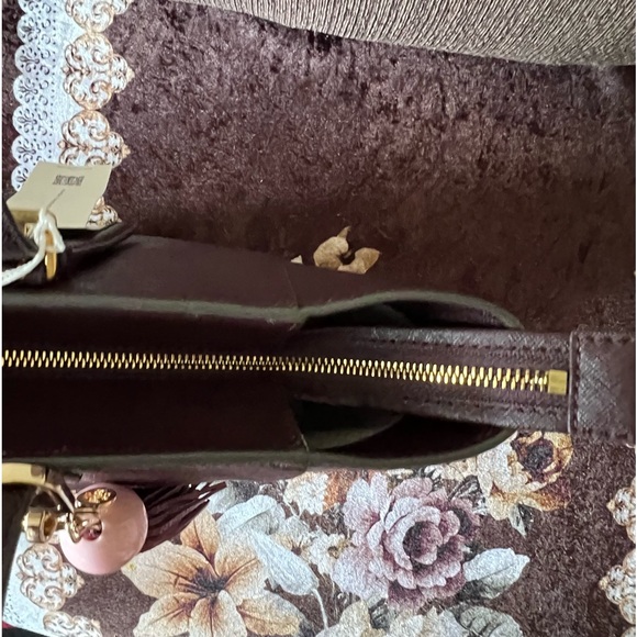 TORY BURCH Large Emerson Saffiano Leather Tote Bag With Removable Tassel NWT - Picture 8 of 16